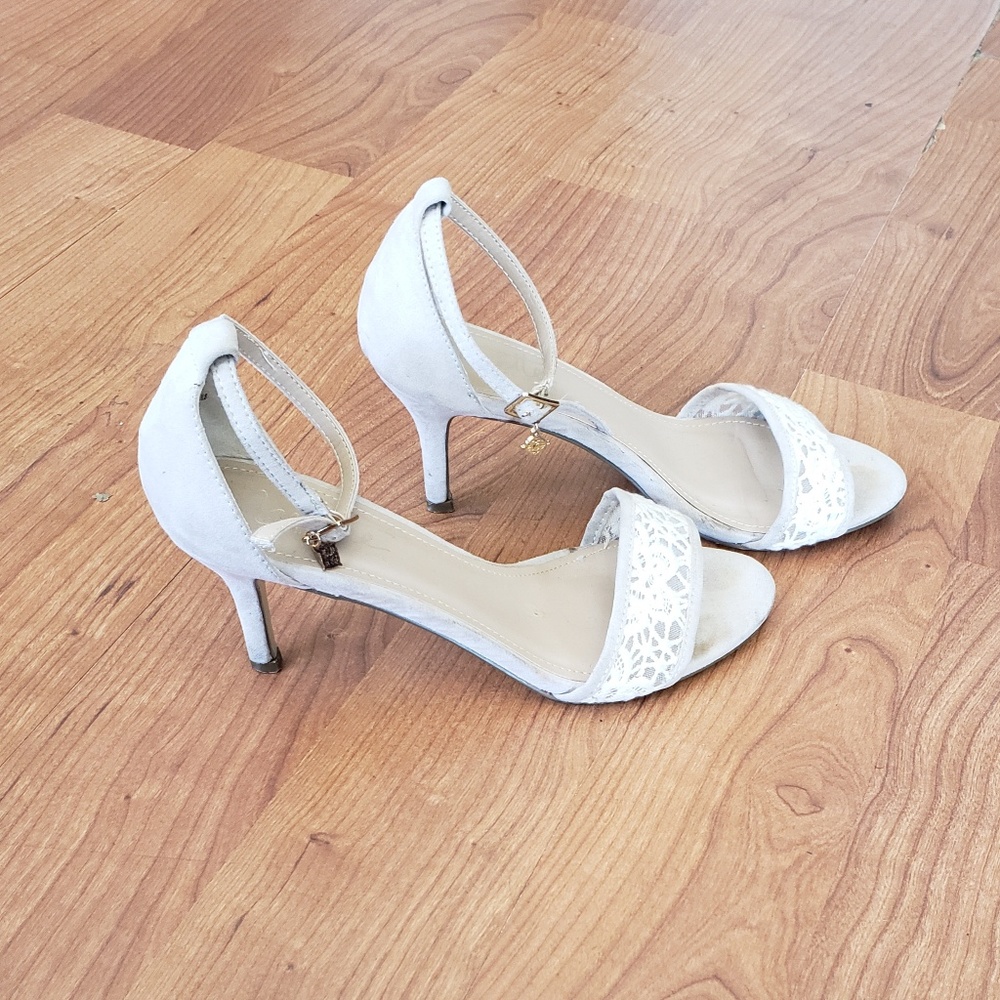 NANETTE LEPORE NUDE/TAN HEELS..SIZE 7 1/2